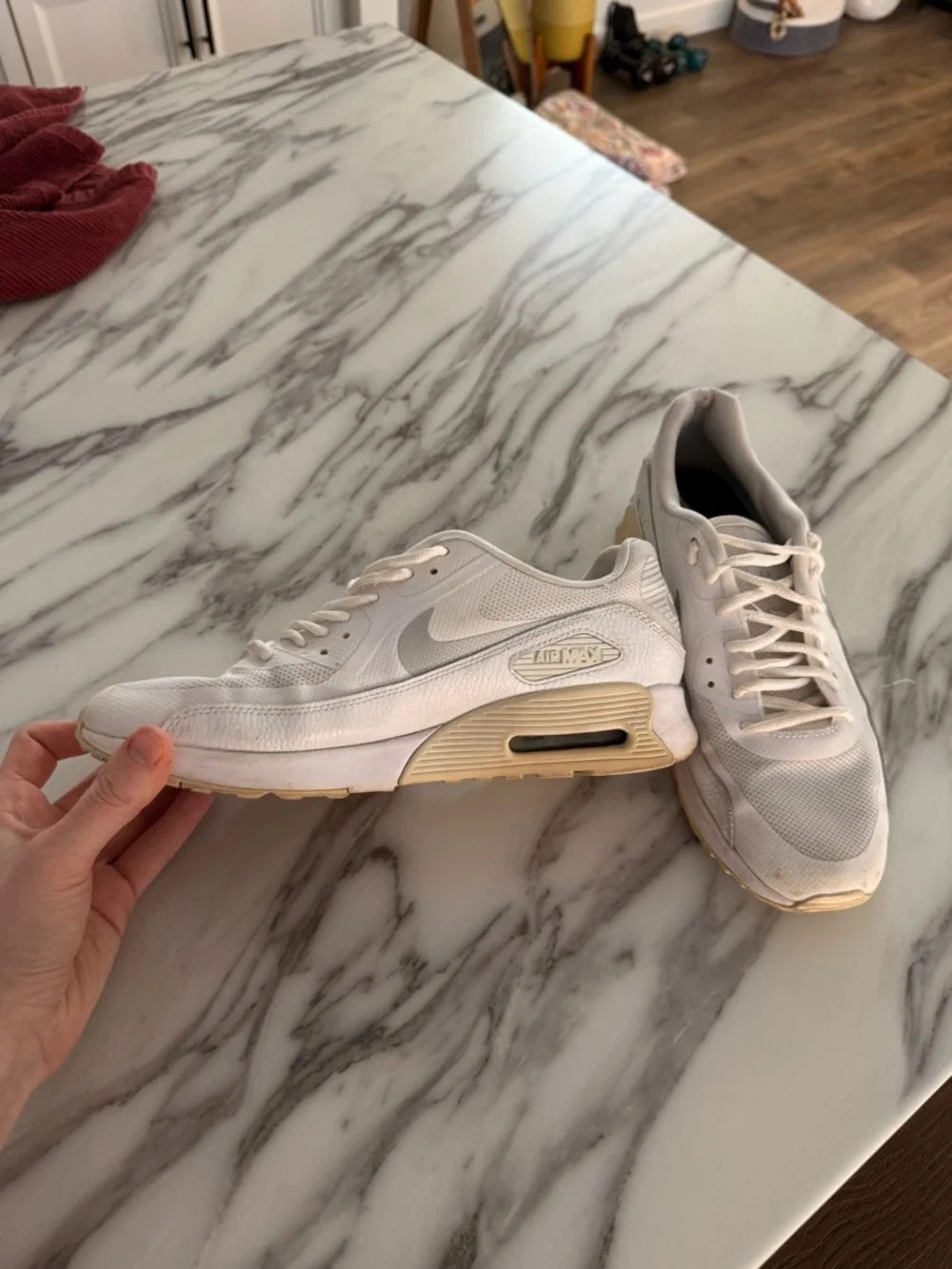 White Nike Air Max - Picture 3 of 6